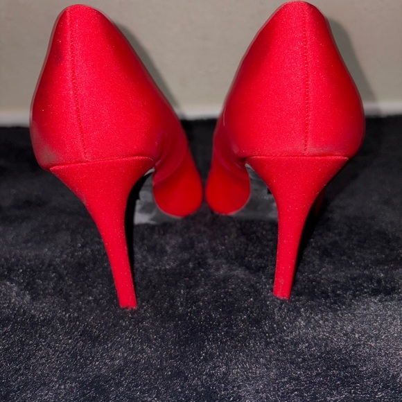 Elegant Red Stiletto Heels - Picture 8 of 10
